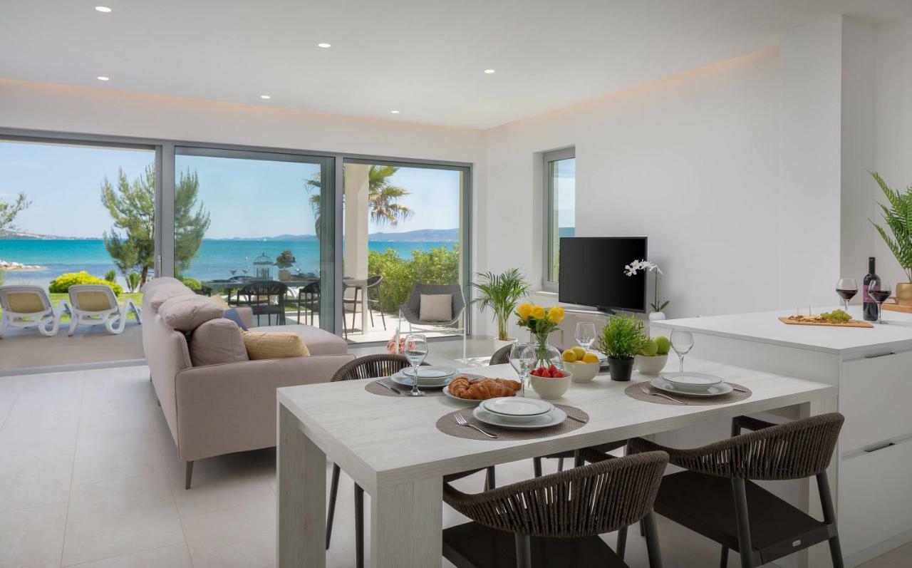Luxury Design Beach Front Apartment Сукошан Екстер'єр фото