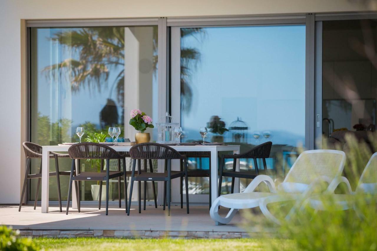 Luxury Design Beach Front Apartment Сукошан Екстер'єр фото